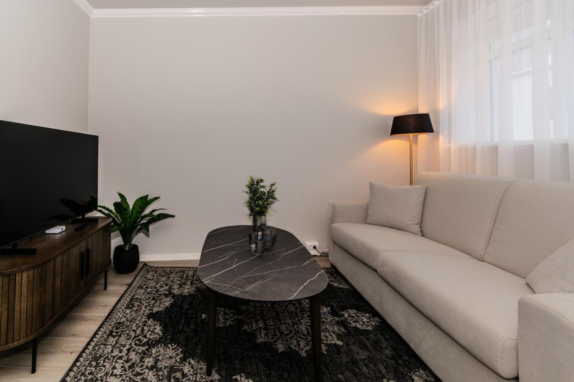 Framnesvegur - Two Bedroom Central Apartment Reykjavík Buitenkant foto